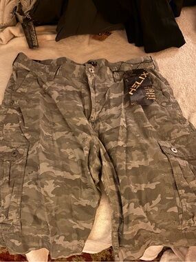 Helix Men's Camouflage Cargo Shorts - NEW WITH TAGS